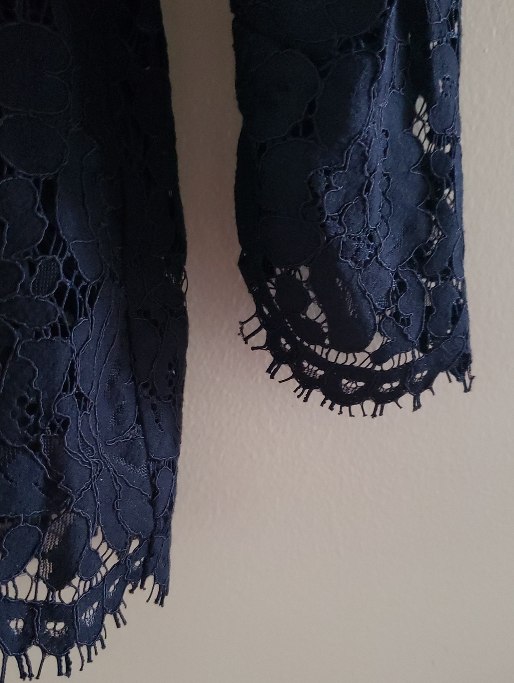 Club Monaco Lace 3/4 Sleeve With Underlay Cami Blouse - Black XS - Picture 5 of 11